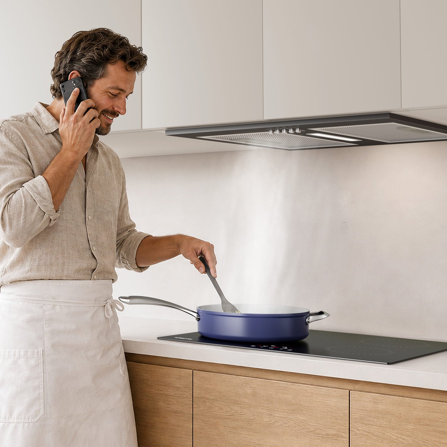 CIARRA cooker hood with quiet operation and 404m³/h extraction for everyday cooking